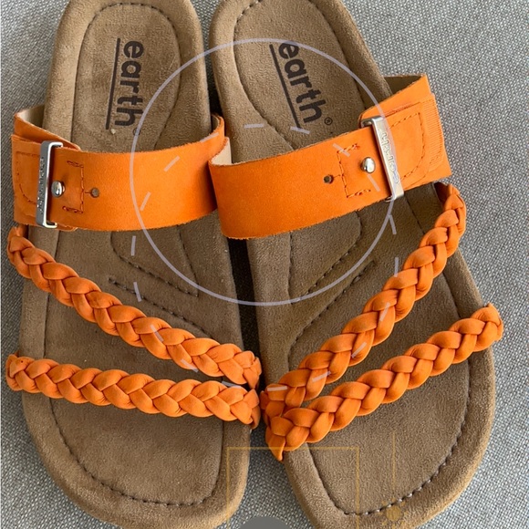 Earth Suede Sandals Size 6M - Picture 4 of 8